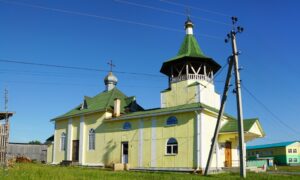 Церковь Андрея Первозванного в Лобве