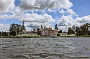 Валдайский Иверский Святоозерский мужской монастырь
